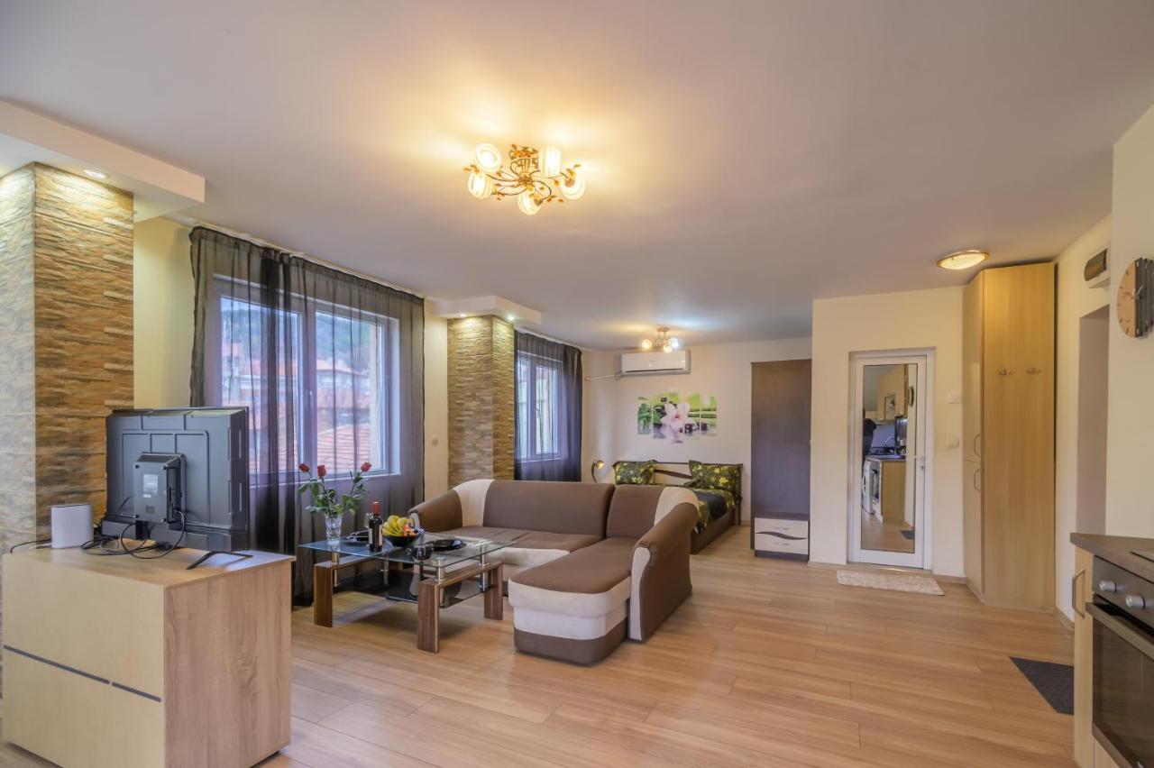 Cozy & Delightful Apart & Aubg & Free Garage Parking Blagoevgrad Bagian luar foto